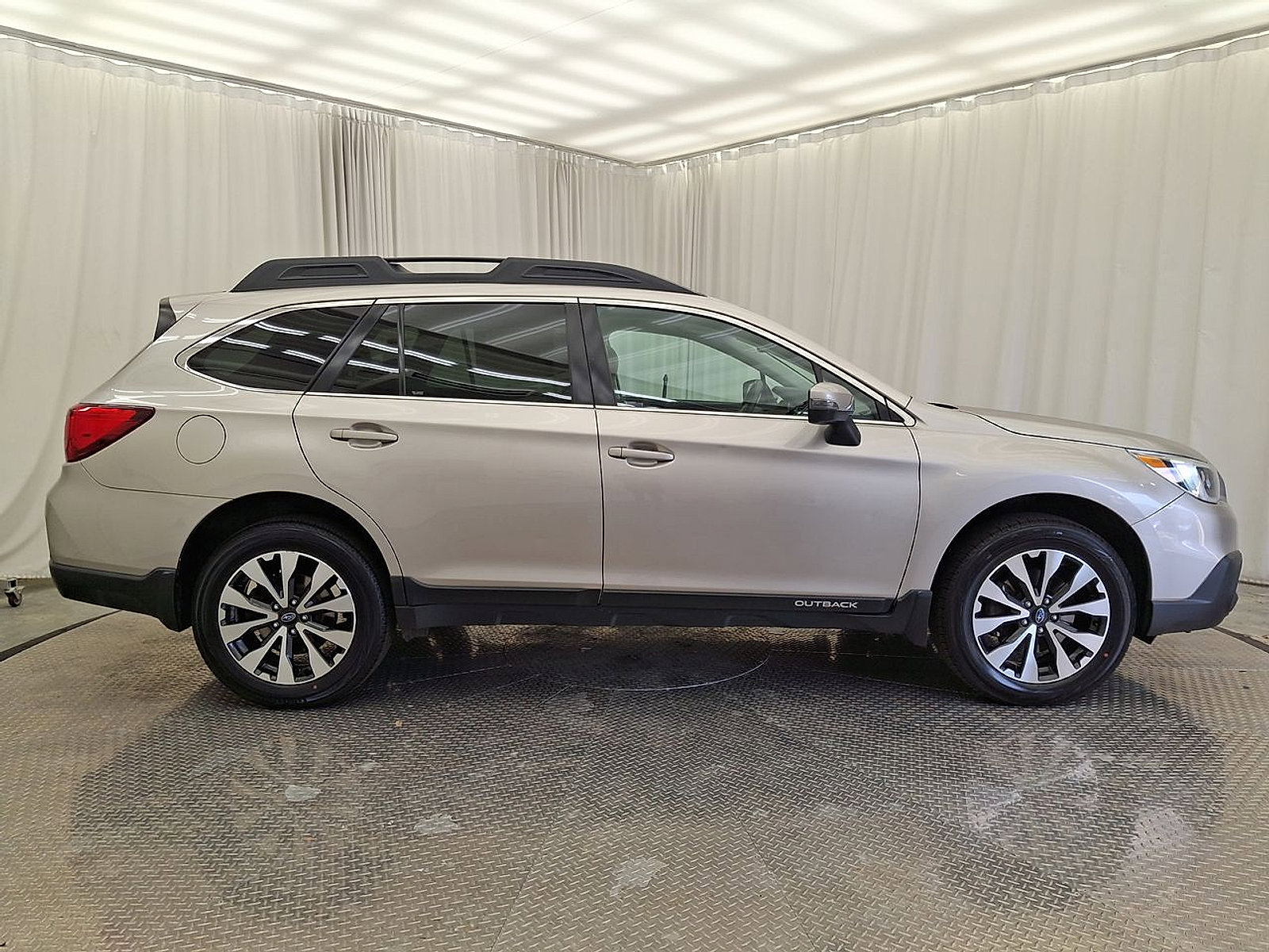 Used 2016 Subaru Outback 2.5i Limited AWD/4WD image 26