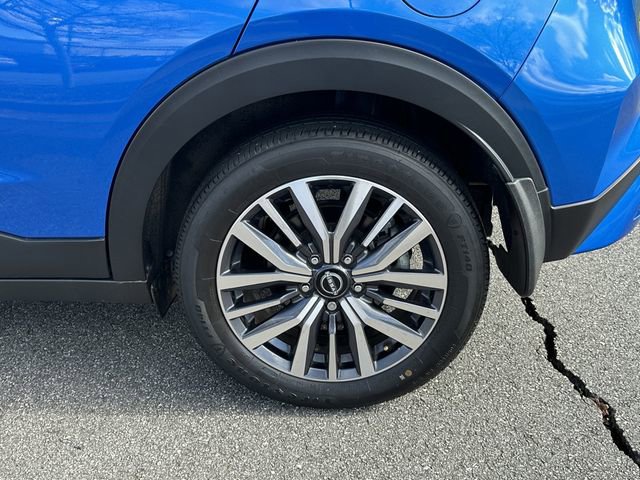 Certified 2024 Nissan Kicks SV image 17
