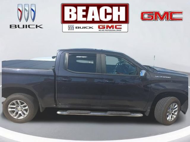 Used 2022 Chevrolet Silverado 1500 LT AWD/4WD image 2