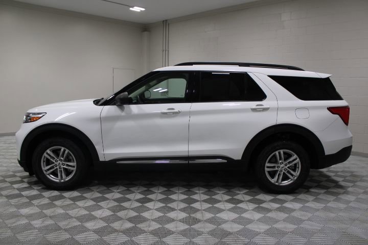 Used 2022 Ford Explorer XLT w/ Equipment Group 202A image 7