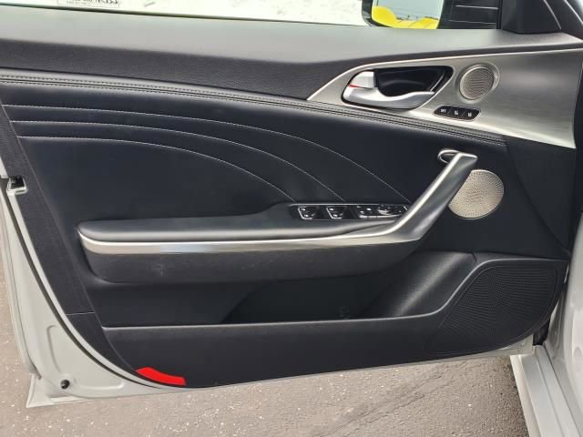 Used 2023 Kia Stinger GT2 image 14