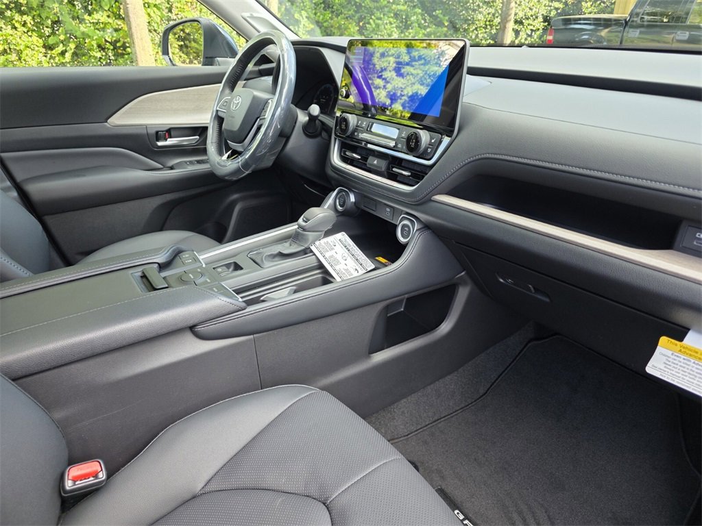New 2026 Toyota Grand Highlander Limited image 13