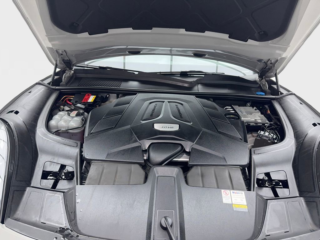 Used 2022 Porsche Cayenne image 12