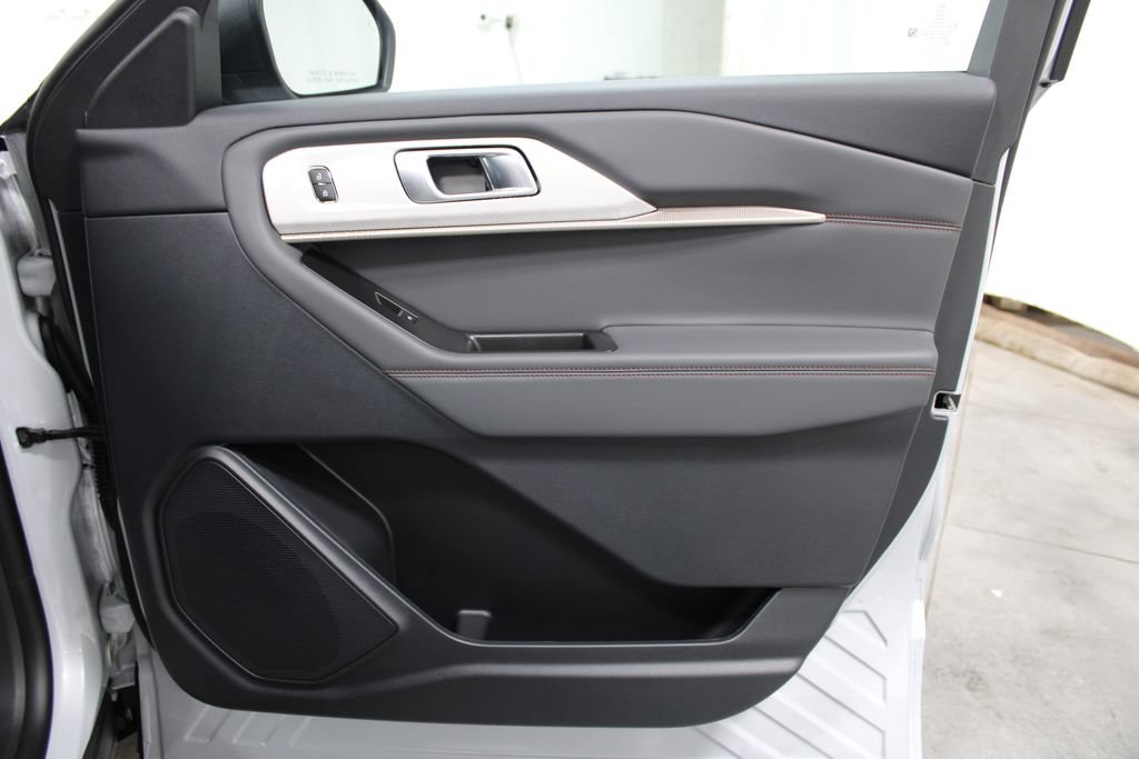 New 2026 Ford Explorer Active RWD image 35