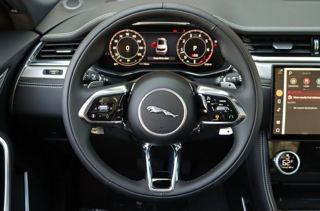 Used 2026 Jaguar F-PACE R-Dynamic S AWD/4WD image 17