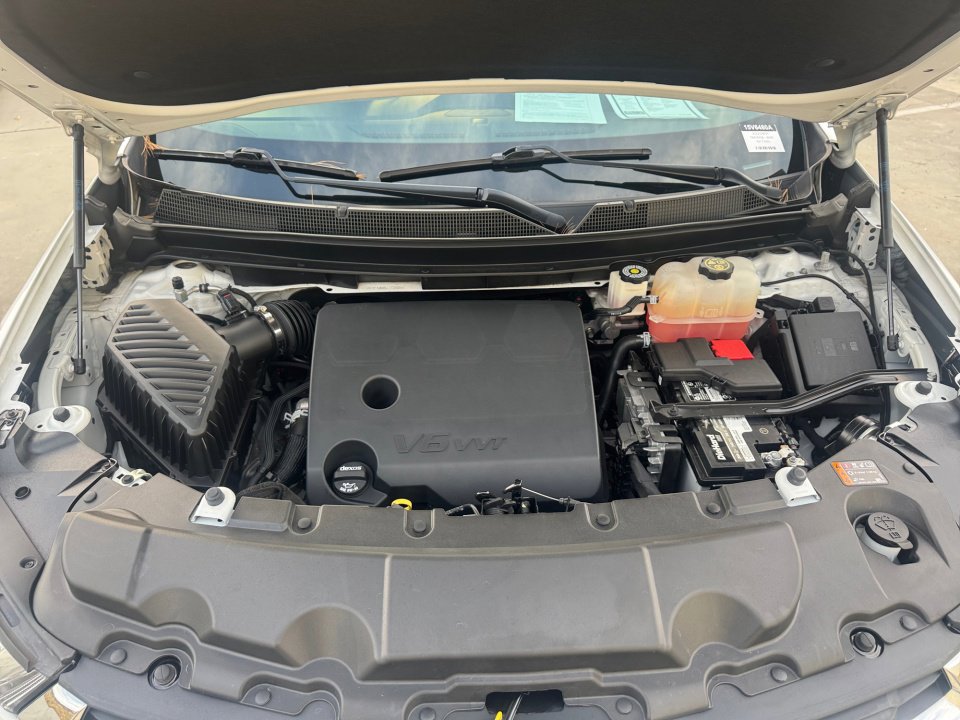 Used 2022 Chevrolet Traverse LS image 18