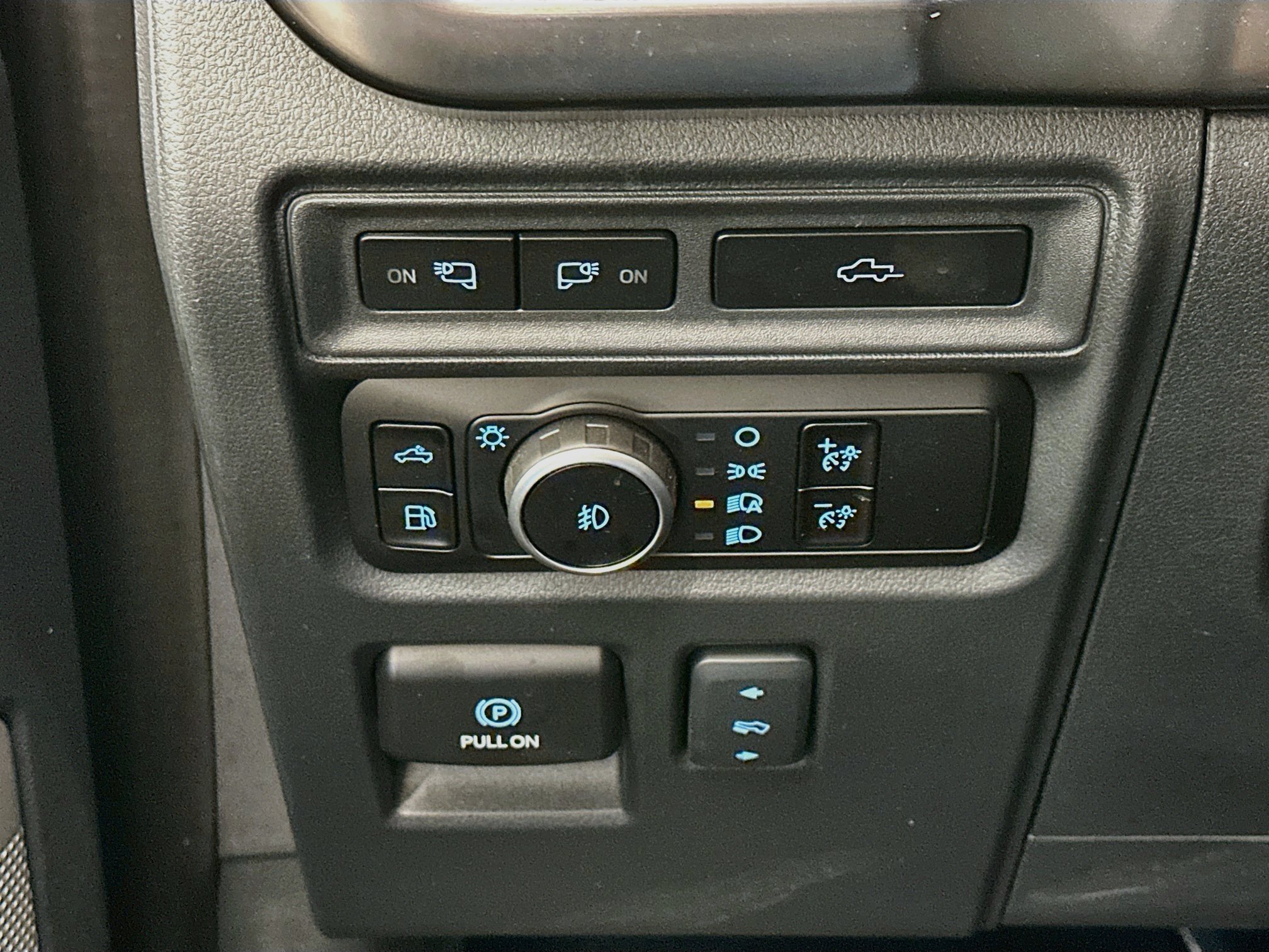 Used 2023 Ford F150 Lariat w/ Equipment Group 502A High AWD/4WD image 17