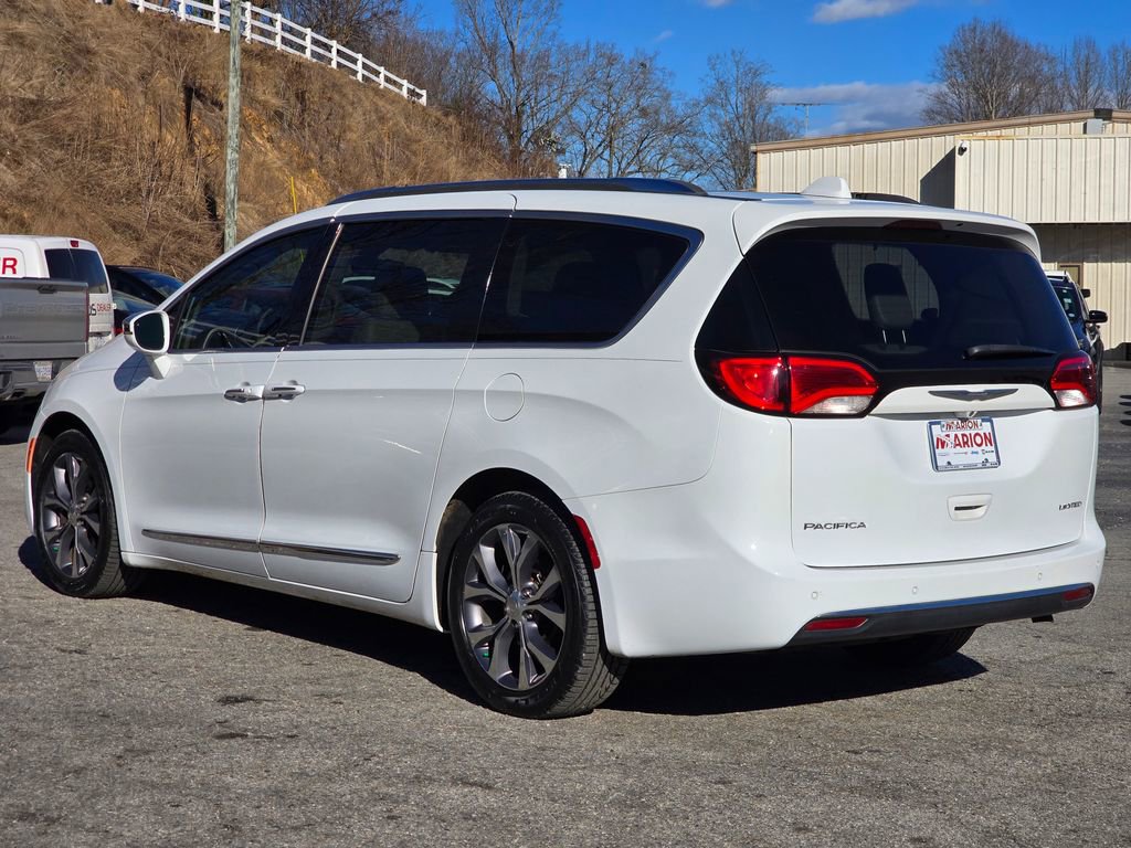 Used 2017 Chrysler Pacifica Limited w/ Tire & Wheel Group image 16