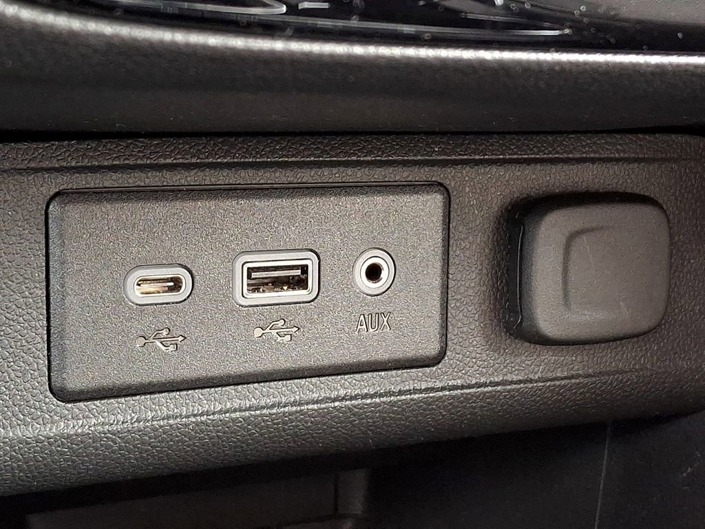 Used 2022 Buick Encore GX Preferred w/ Cold Weather Comfort Package image 24