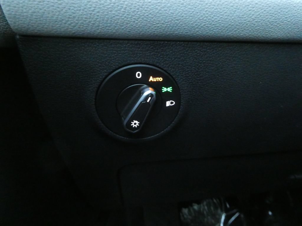 New 2026 Volkswagen Taos SEL AWD/4WD image 6