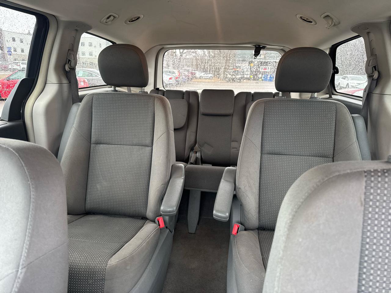 Used 2012 Volkswagen Routan S FWD image 12