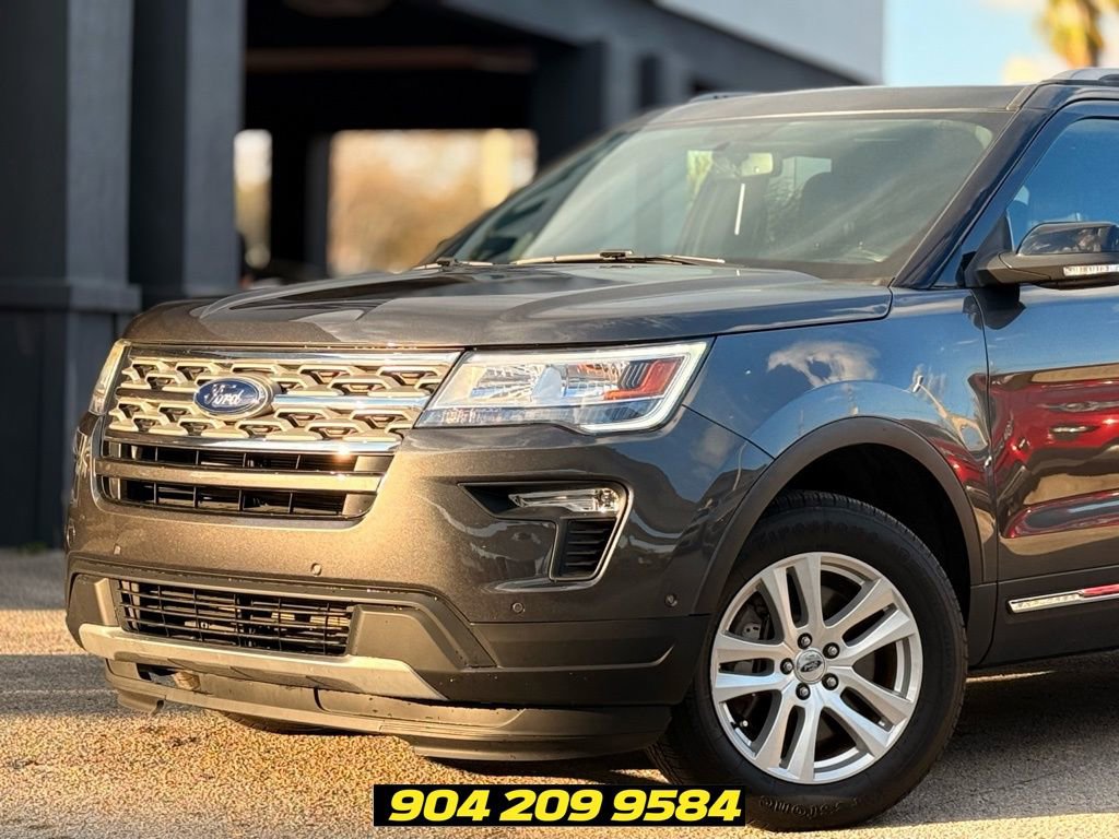 Used 2018 Ford Explorer XLT w/ Equipment Group 202A AWD/4WD image 4