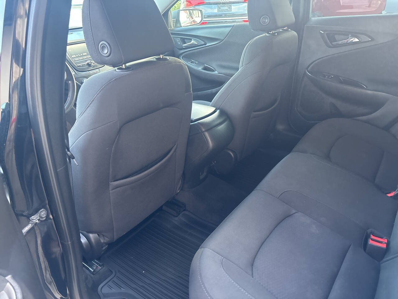 Used 2018 Chevrolet Malibu LS FWD image 16