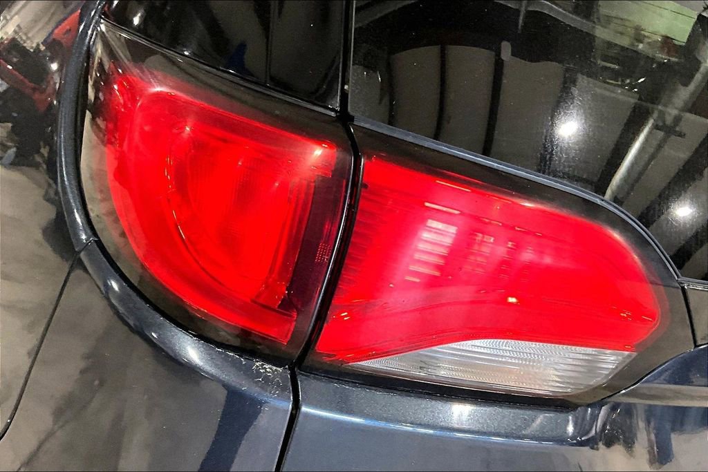 Used 2020 Chrysler Pacifica Touring w/ Tire & Wheel Group image 25