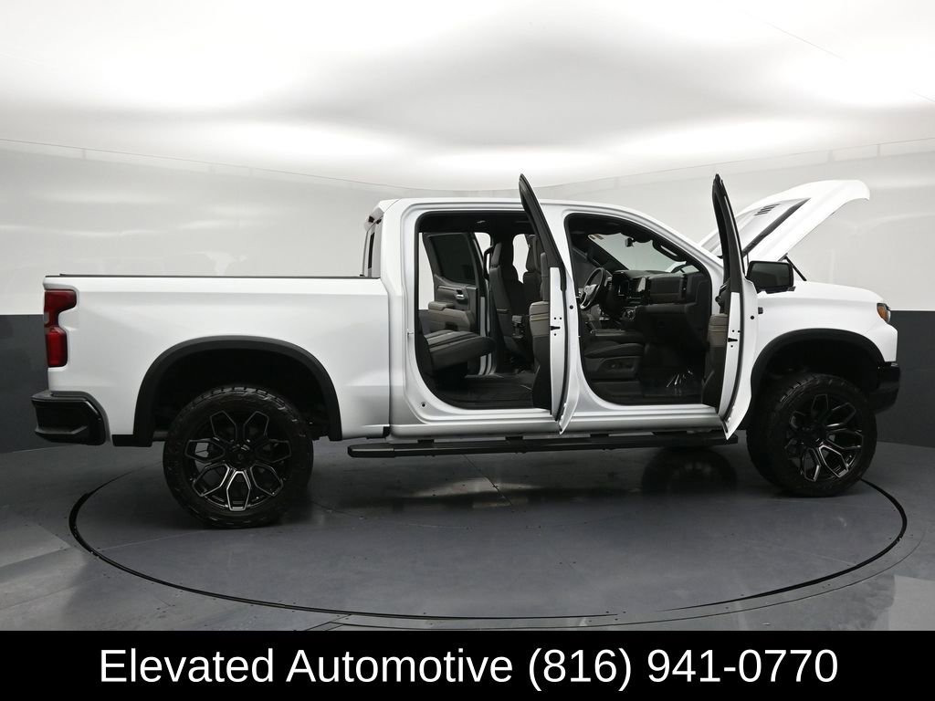 Used 2025 Chevrolet Silverado 1500 ZR2 w/ Technology Package image 37