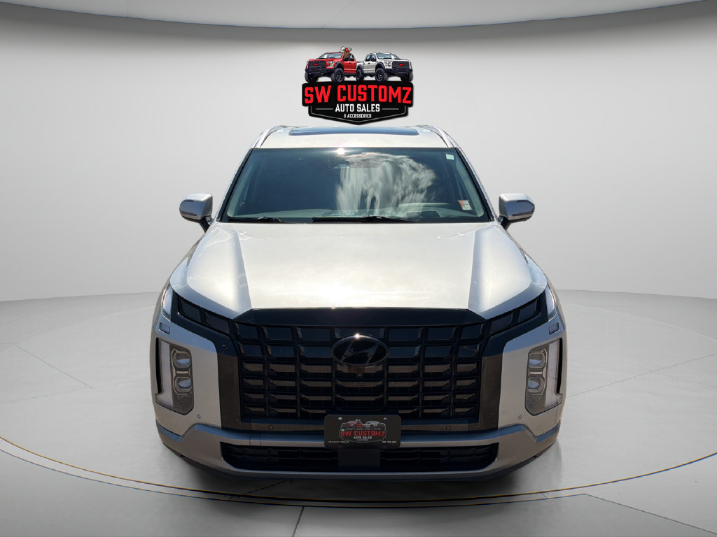 Used 2024 Hyundai Palisade Limited FWD image 2