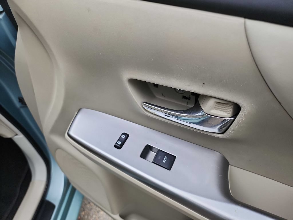 Used 2015 Toyota Prius V Four FWD image 28
