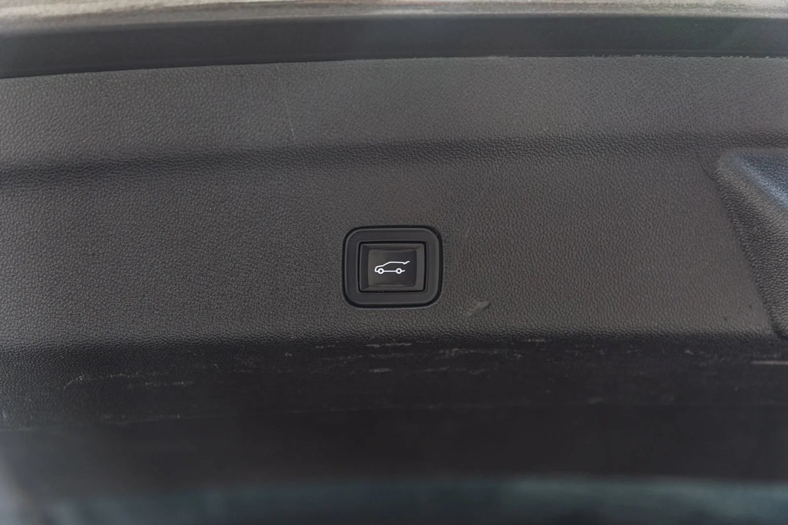 Used 2021 GMC Yukon SLT RWD image 14