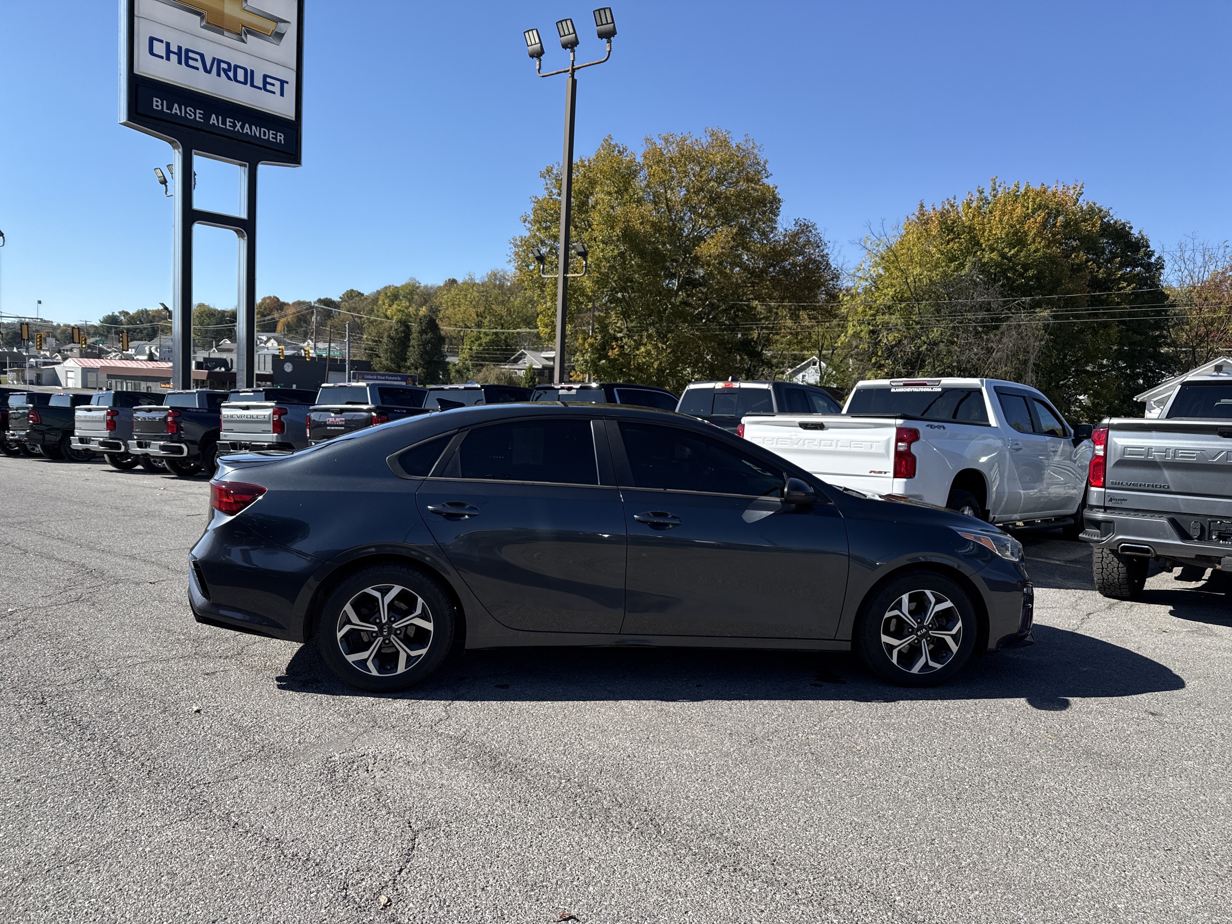 Used 2019 Kia Forte LXS FWD image 2