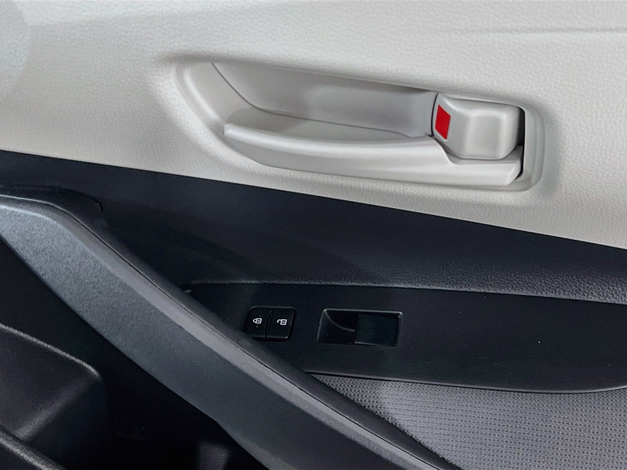Used 2025 Toyota Corolla LE FWD image 31