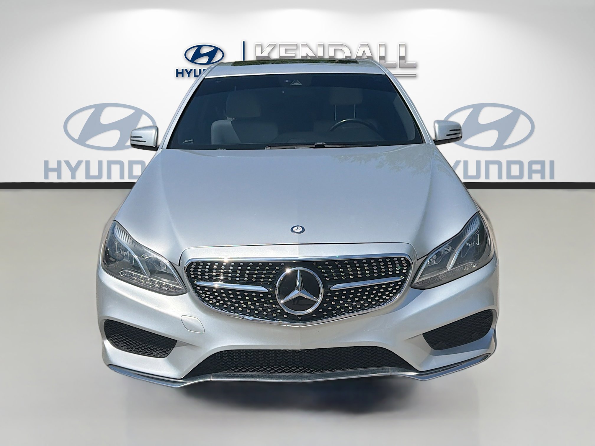 Used 2016 Mercedes-Benz E 350 Sedan w/ Premium Package image 2
