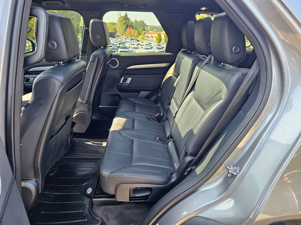 Used 2020 Land Rover Discovery Landmark image 22