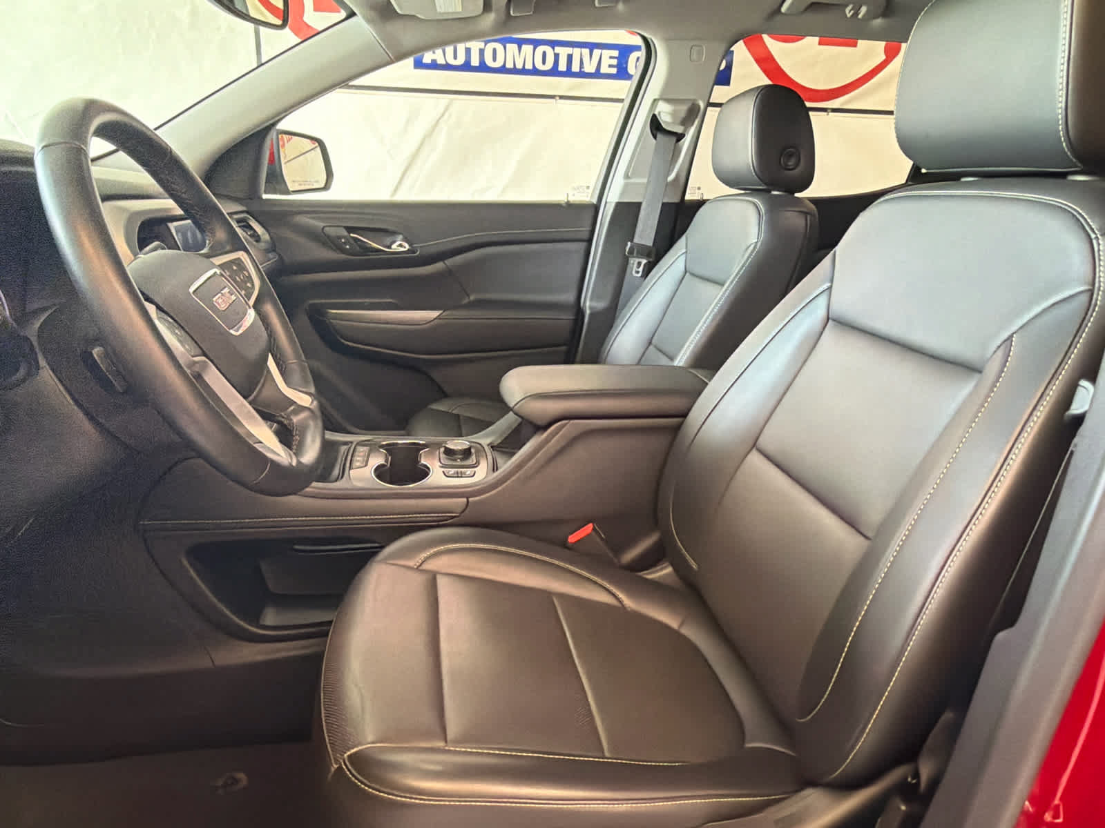 Used 2023 GMC Acadia SLT FWD image 16