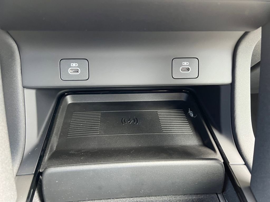 New 2025 Land Rover Discovery Sport S image 31