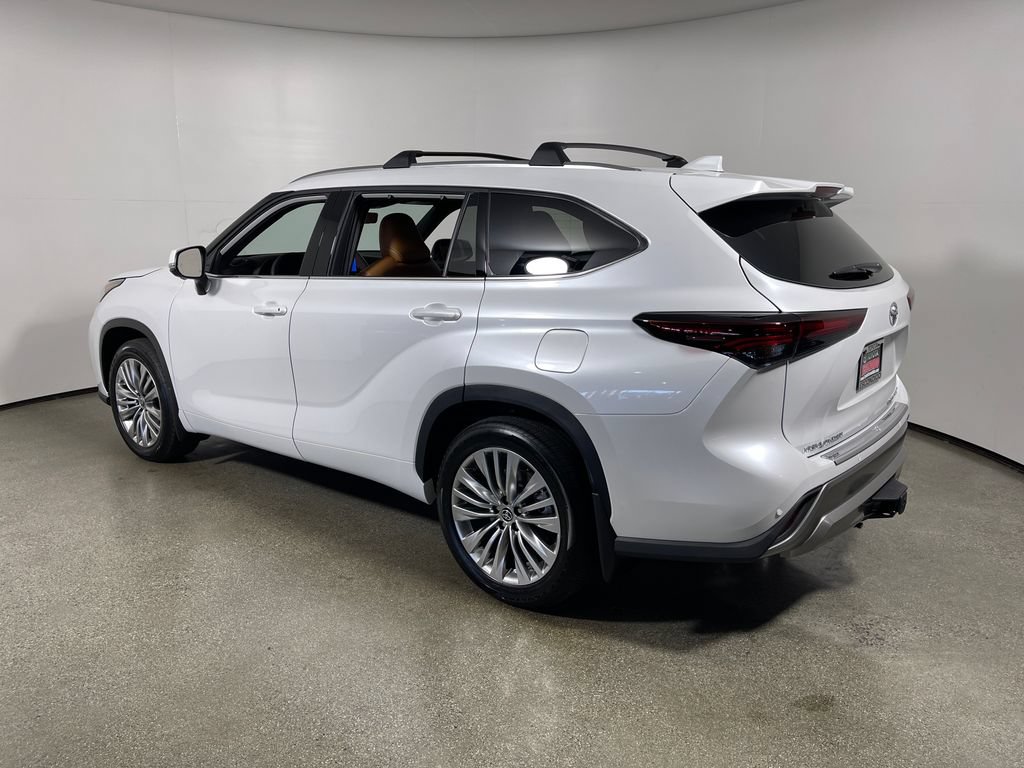 New 2026 Toyota Highlander Platinum AWD/4WD image 5