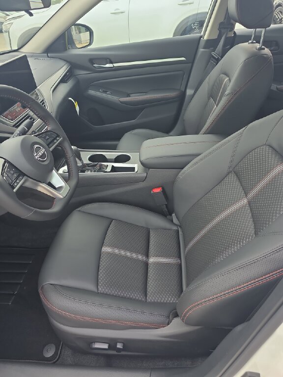 New 2026 Nissan Altima 2.5 SR FWD image 5