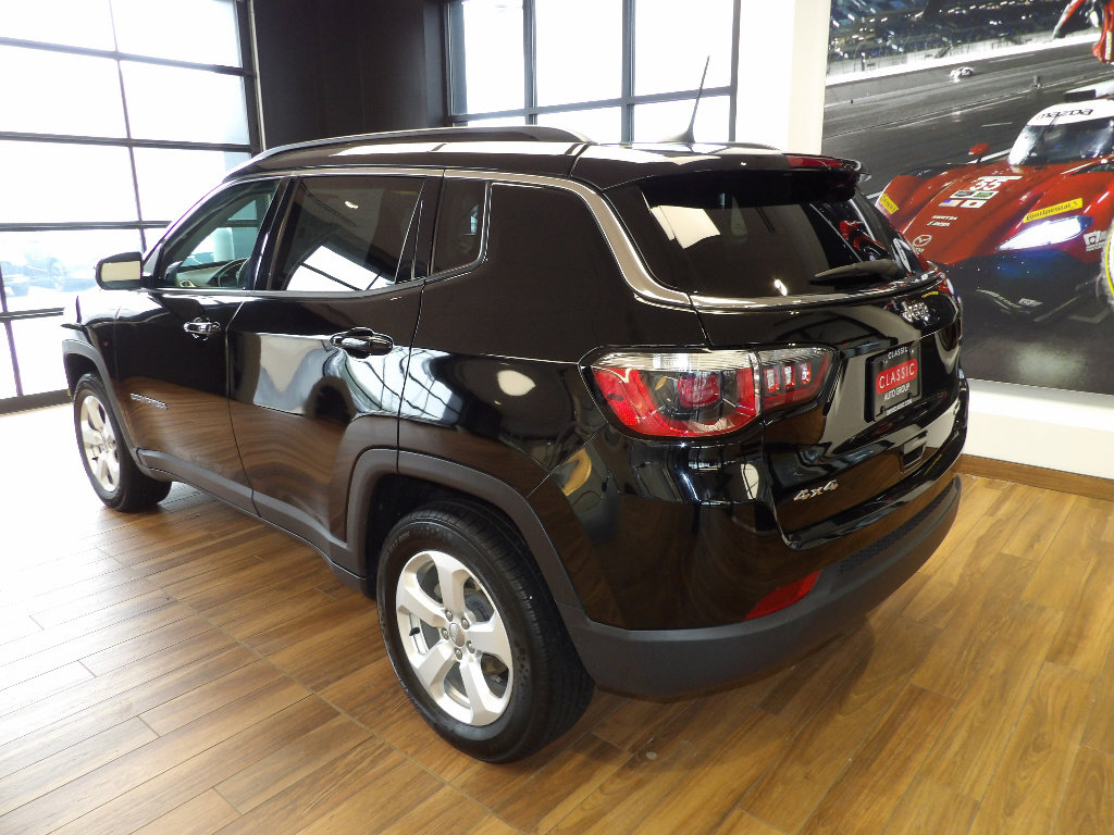 Used 2018 Jeep Compass Latitude w/ Popular Equipment Group AWD/4WD image 8