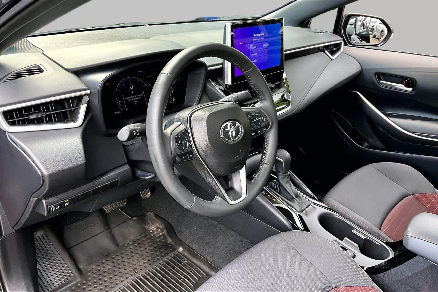Certified 2025 Toyota Corolla SE w/ SE Premium Package FWD image 17