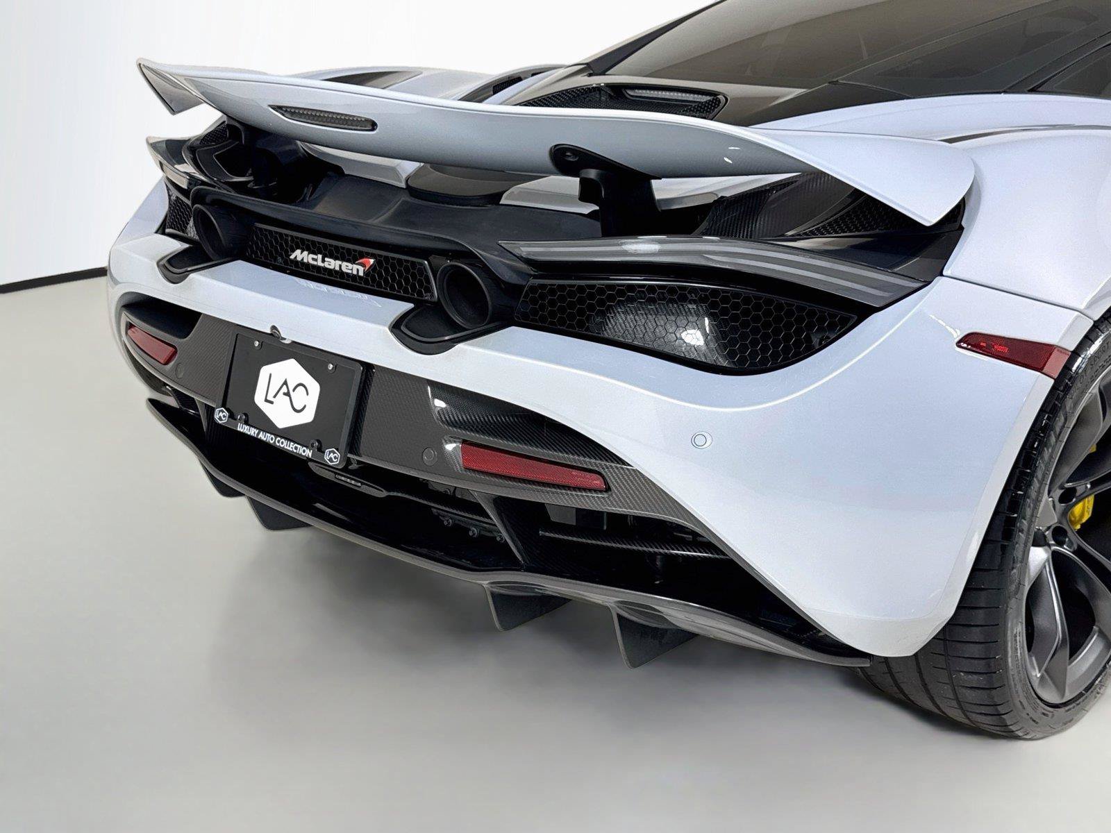 Used 2018 McLaren 720S Performance RWD image 30