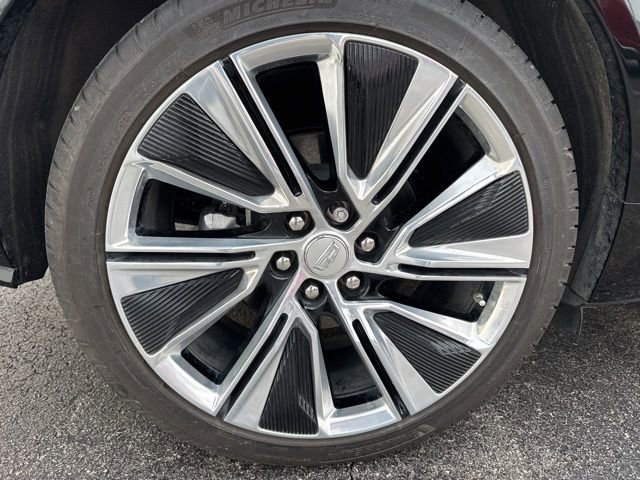 Used 2025 Cadillac Lyriq Luxury w/ LPO, Floor Liner Package image 6