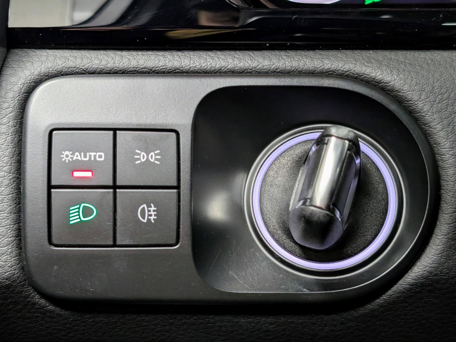 Used 2023 Porsche Cayenne Platinum Edition image 29