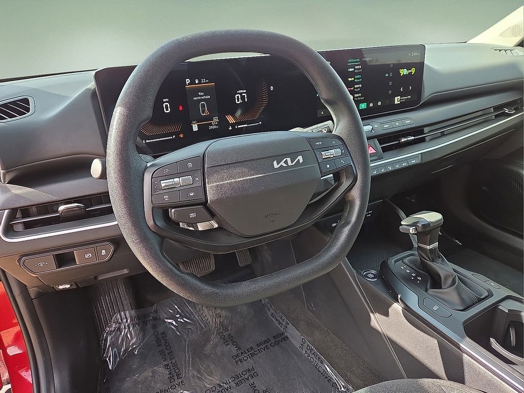 Used 2025 Kia K4 LXS image 26