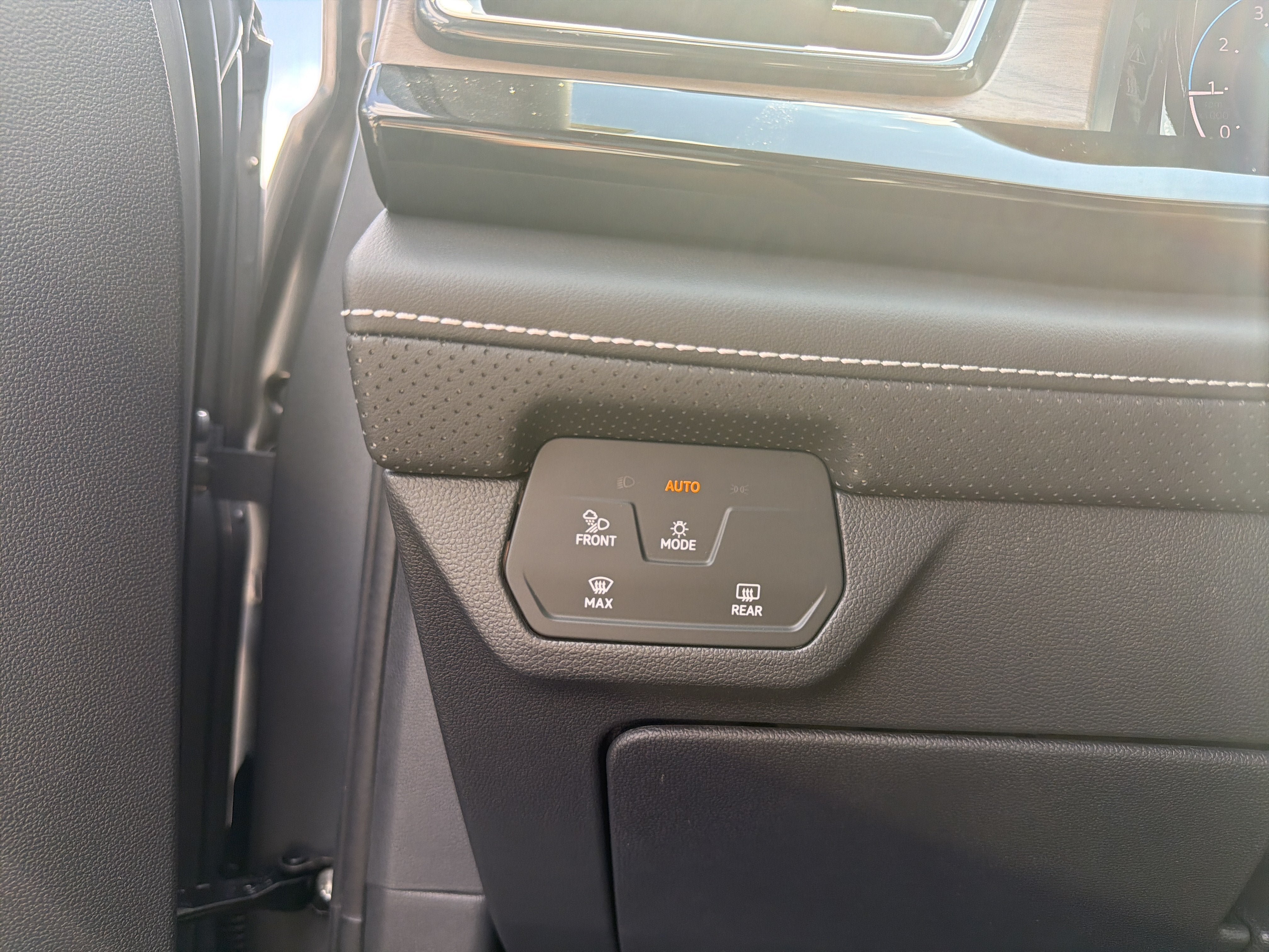 New 2026 Volkswagen Atlas SE AWD/4WD image 14