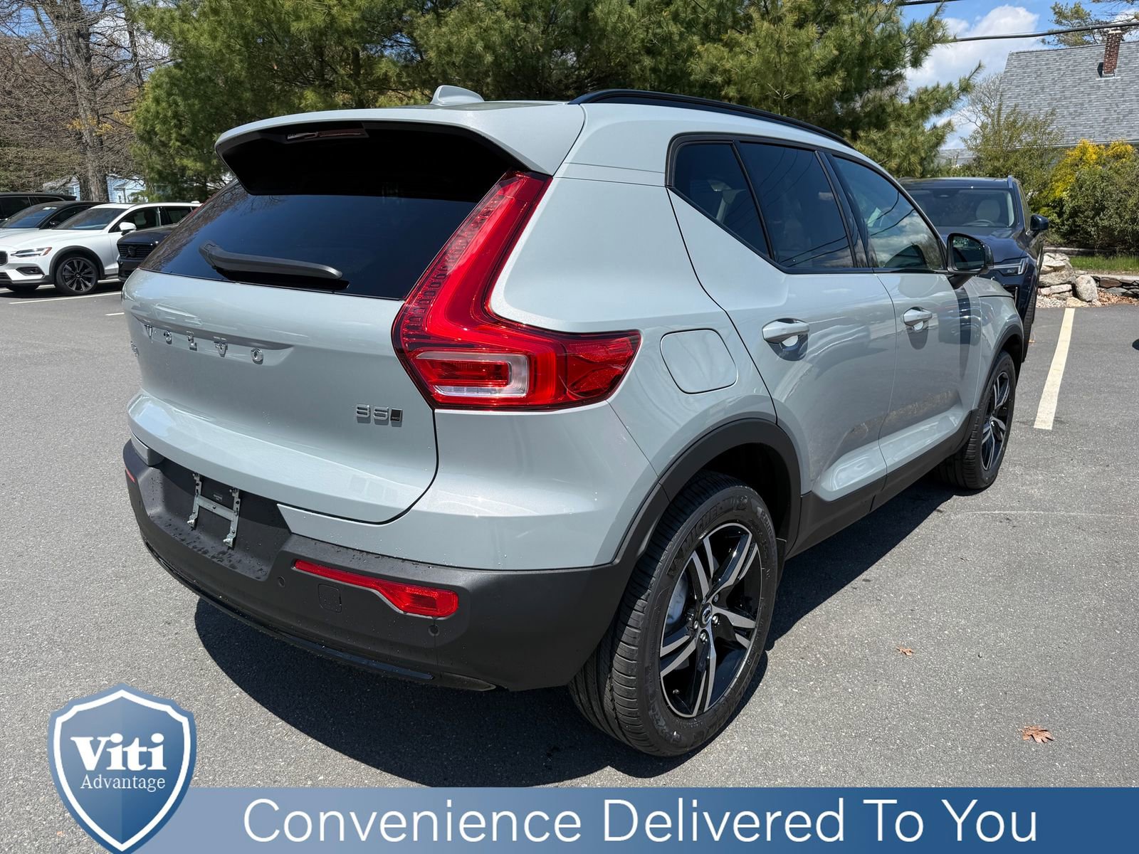 New 2026 Volvo XC40 B5 Core w/ Climate Package AWD/4WD image 8