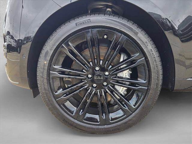 New 2026 Land Rover Range Rover Long Wheelbase SE AWD/4WD image 10