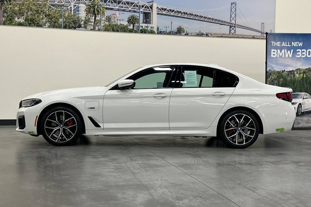 Used 2023 BMW 530e w/ M Sport Package RWD image 7