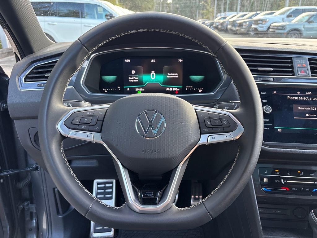 Used 2023 Volkswagen Tiguan SE R-Line image 17