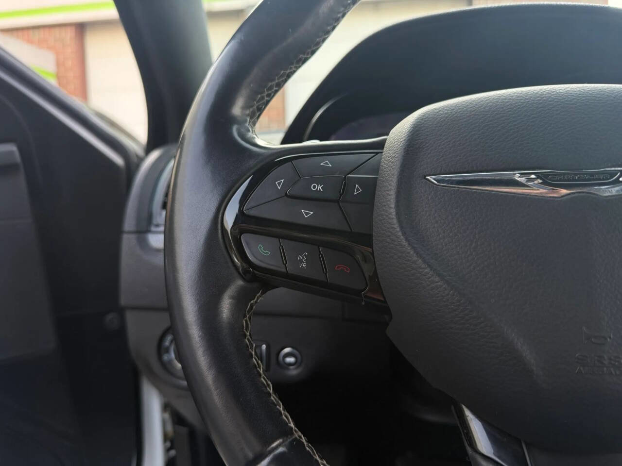 Used 2016 Chrysler 300 S image 28