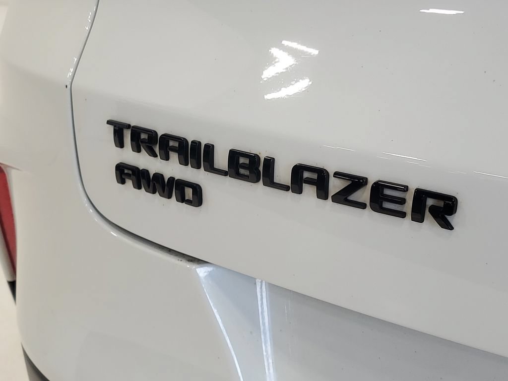Used 2023 Chevrolet TrailBlazer RS w/ Technology Package AWD/4WD image 7