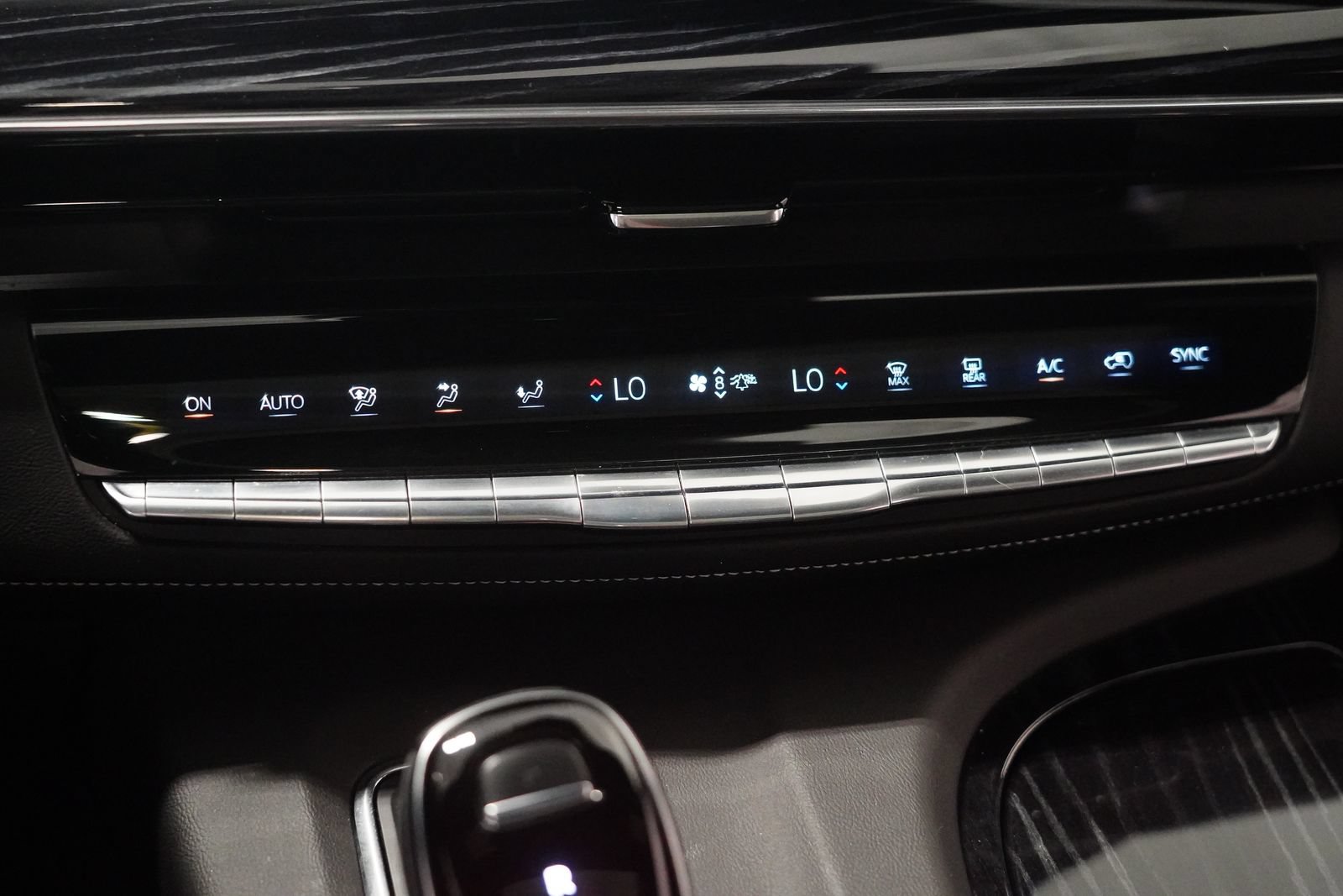 Used 2021 Cadillac Escalade Sport w/ Driver Assist Tech Package AWD/4WD image 24