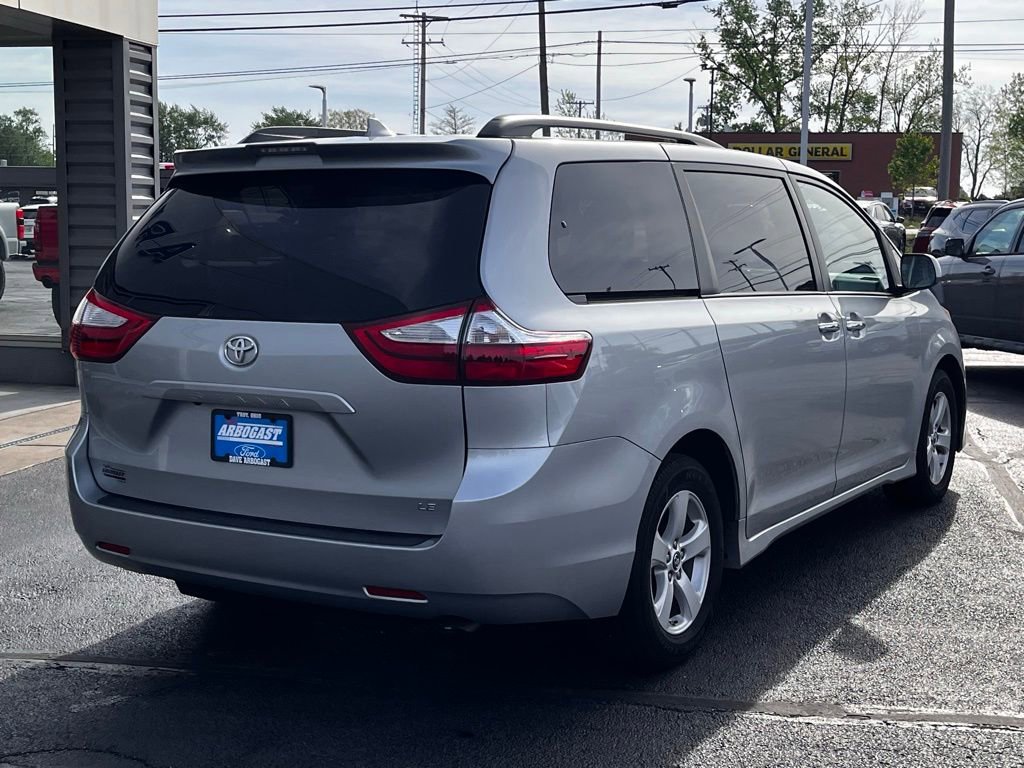 Used 2019 Toyota Sienna LE w/ LE Preferred Package FWD image 5
