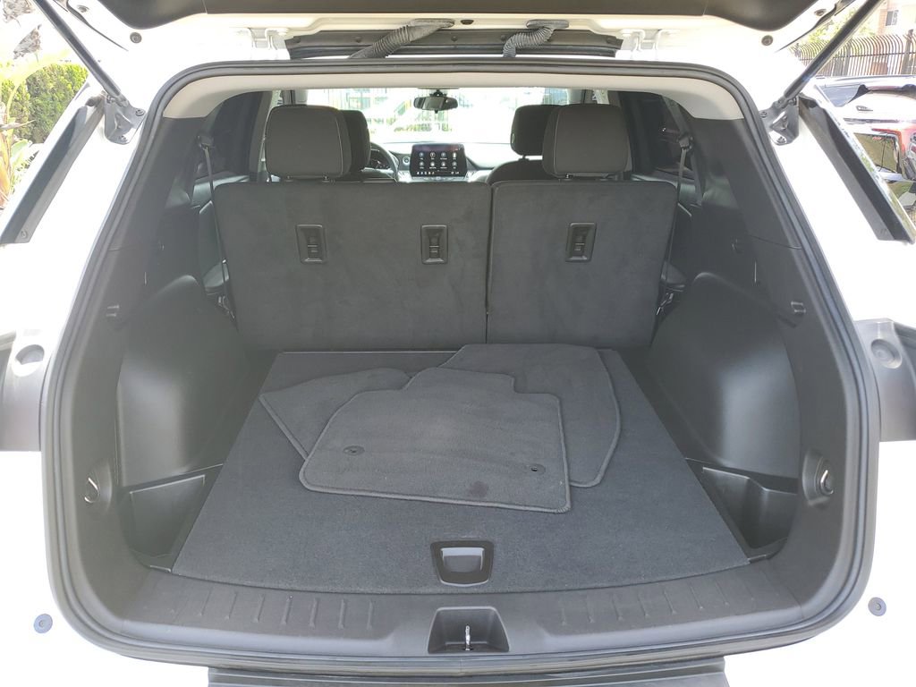 Used 2023 Chevrolet Blazer LT image 9