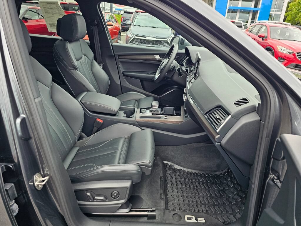 Used 2023 Audi Q5 2.0T Premium w/ Convenience Package AWD/4WD image 27