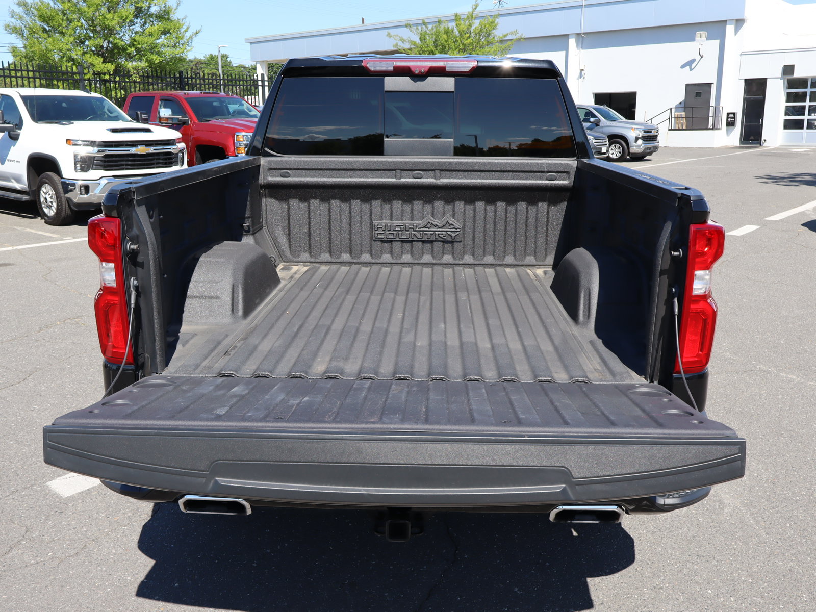 Used 2023 Chevrolet Silverado 1500 High Country w/ Technology Package AWD/4WD image 13