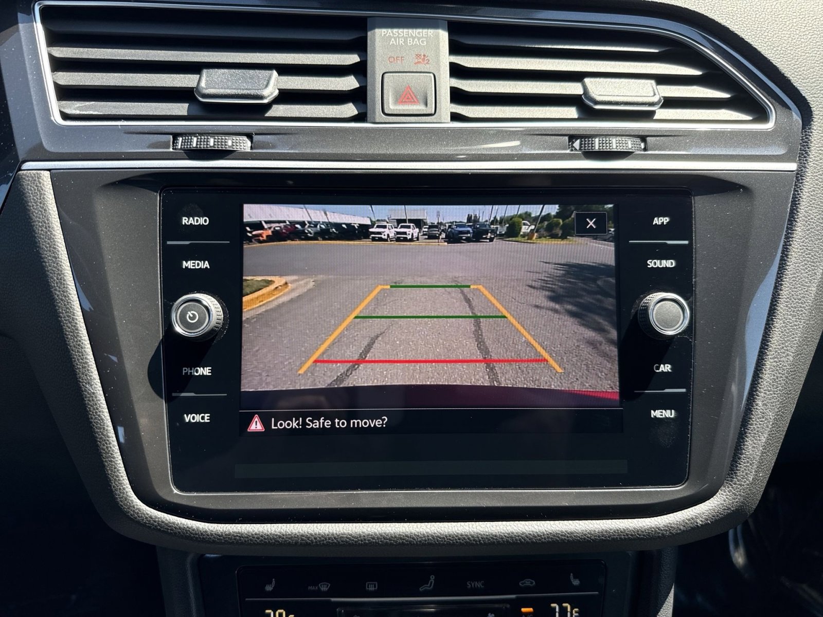 Used 2024 Volkswagen Tiguan SE R-Line AWD/4WD image 19