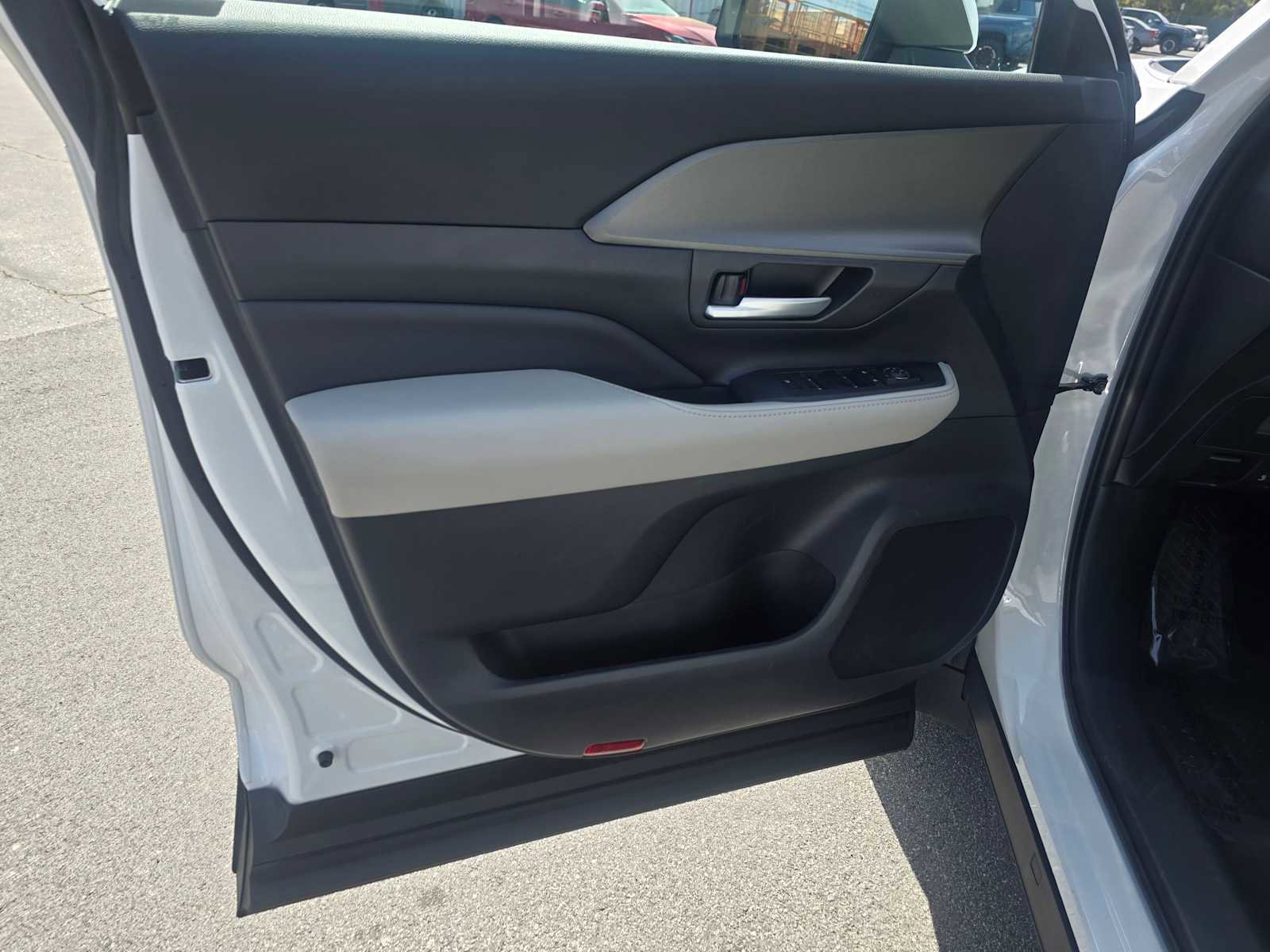 Used 2024 Toyota Grand Highlander XLE image 24